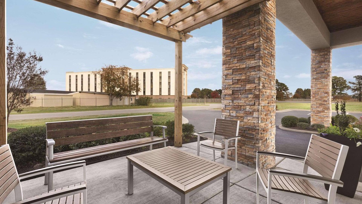 Dunn Hotel | Country Inn & Suites by Radisson, Dunn, NC