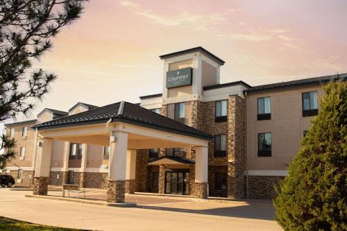 Garden City Hotel | Country Inn & Suites by Radisson, Garden City, KS