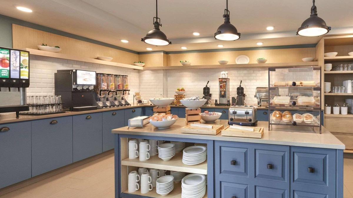 North Ocean City Hotel | Country Inn & Suites by Radisson, Ocean City, MD