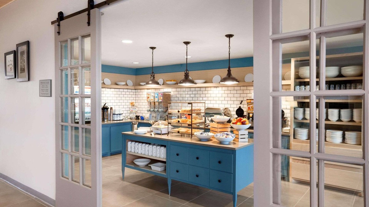 Fort Atkinson Hotel | Country Inn & Suites by Radisson, Ft. Atkinson, WI