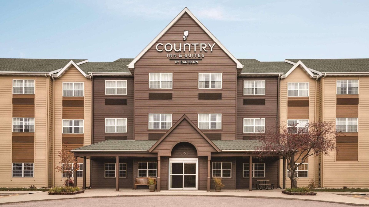 Dakota Dunes Hotel | Country Inn & Suites by Radisson, Dakota Dunes, SD