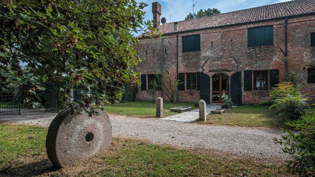 San Pietro Viminario House | Country Mansion near Venice Italy 3300 Squarefeet