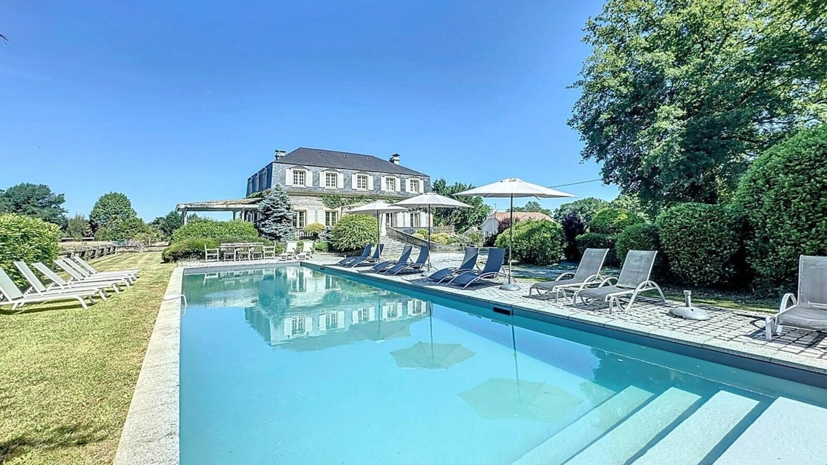 Bournos House | Country manor with swimming pool! Close to the sea and mountains