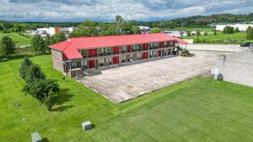 West Union Hotel | Country Nights Inn