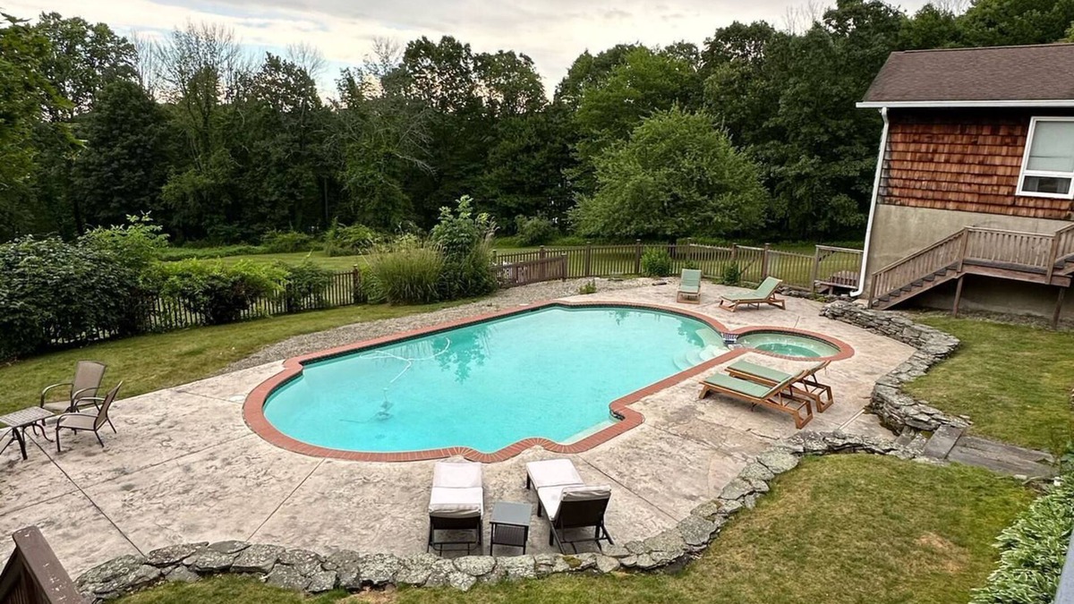 Warwick House | Country Paradise Getaway in New York with Pool & Hot Tub.