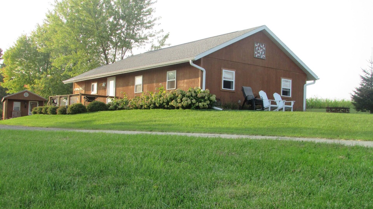 Westby Cottage | Country Pines Cottage - 1000 SQ/FT in the country - Peaceful & Relaxing