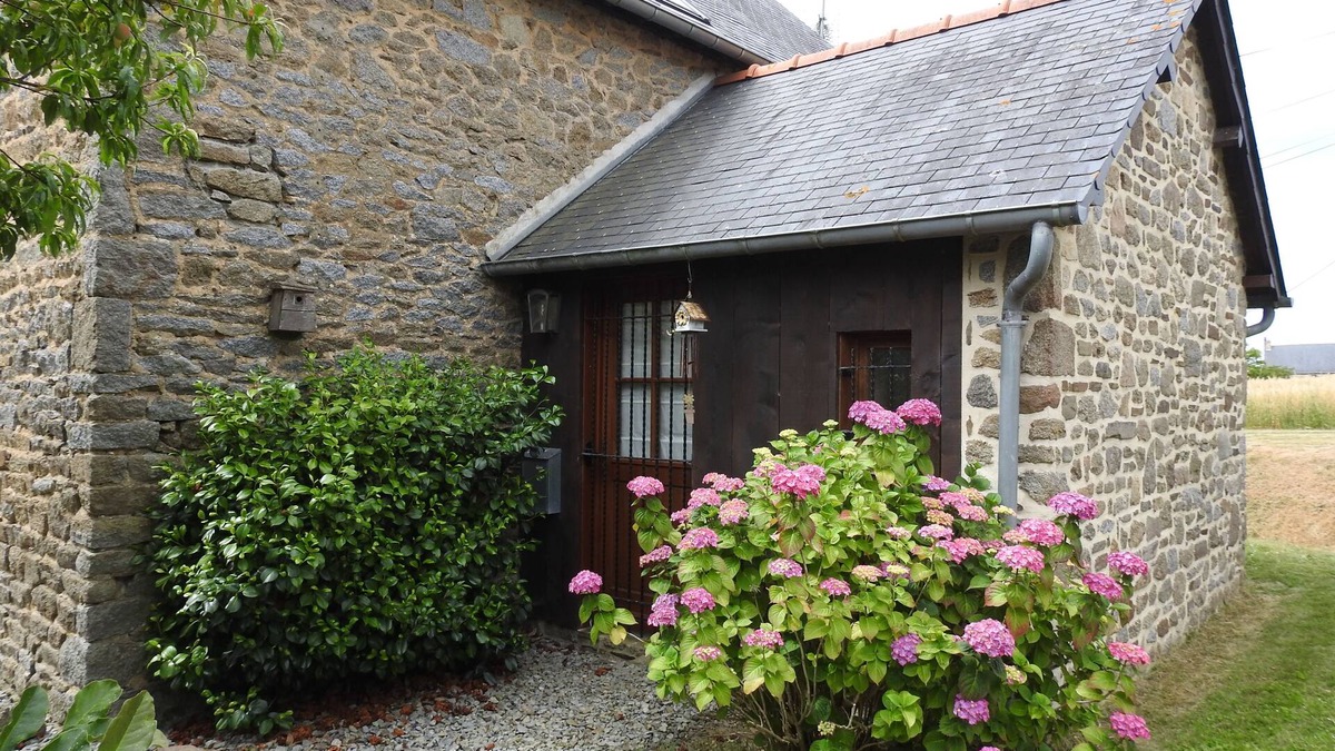 Bazouges-la-Perouse Cottage | Country Retreat La Boucharderie