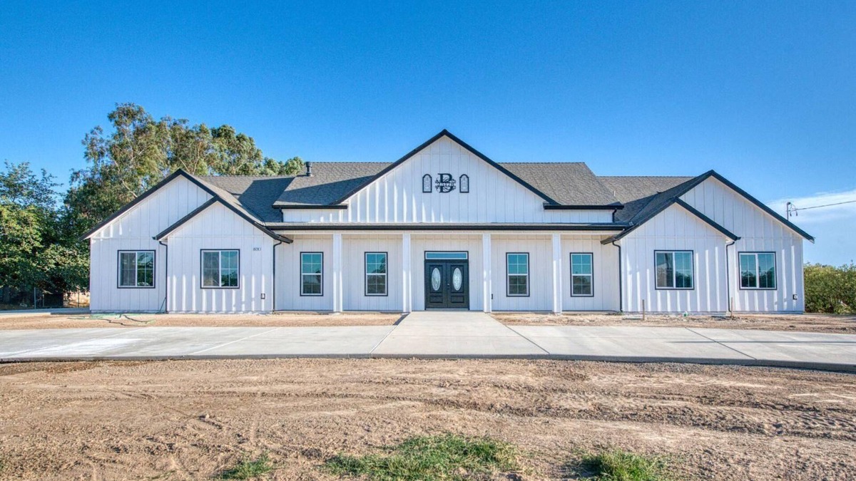 Madera House | Country Retreat in Central Cali. Home of the Sequios & Yosemite.