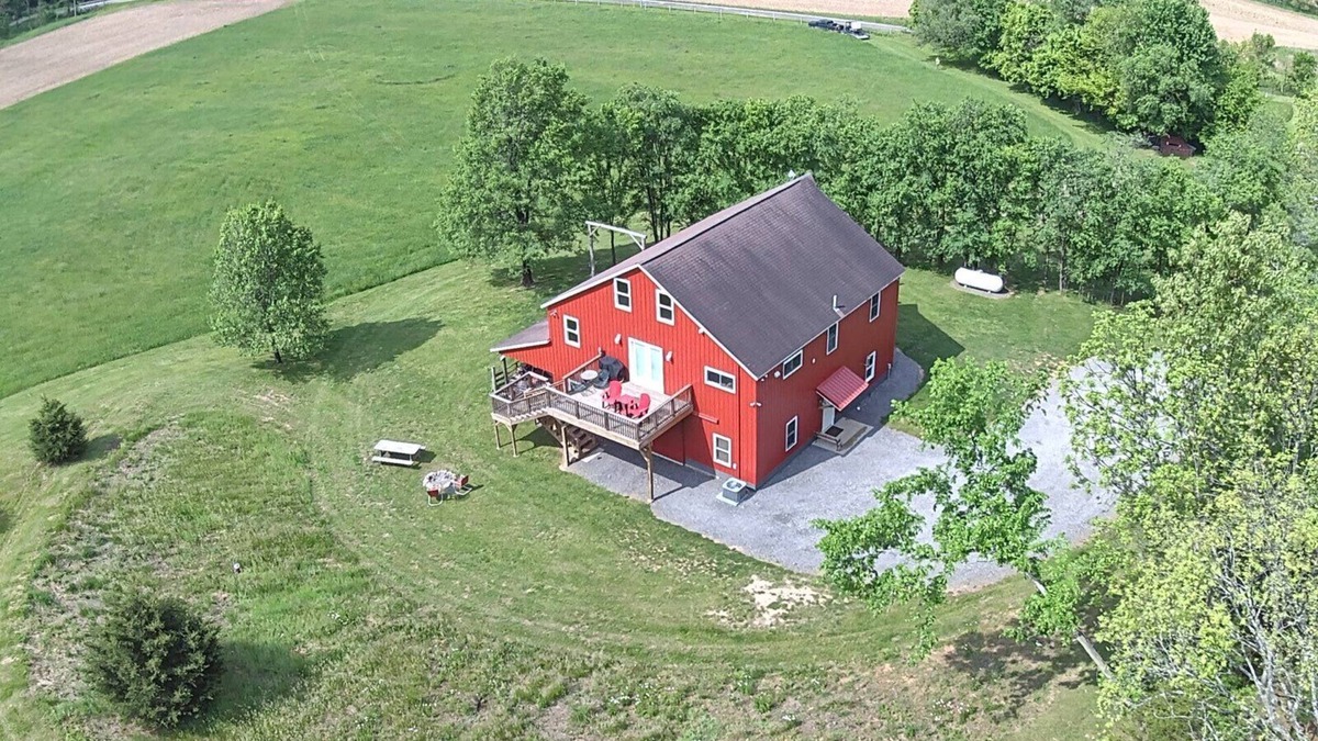 Nebo House | Country Retreat in the heart of Pike County Illinois