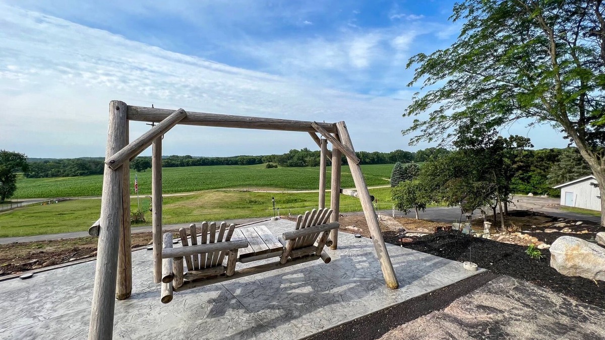 Salem Lakes House | Country Retreat- Salem WI- 4 Bdrm 2.5 Bath