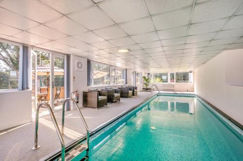 Rastrick House | Country Retreat with Grounds & Leisure Facilities