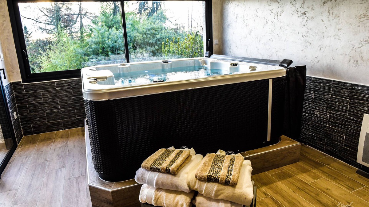 Grisolles Villa | Country secrets VILLA