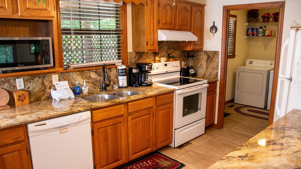 Wears Valley Cabin | Country Spring - Cabin