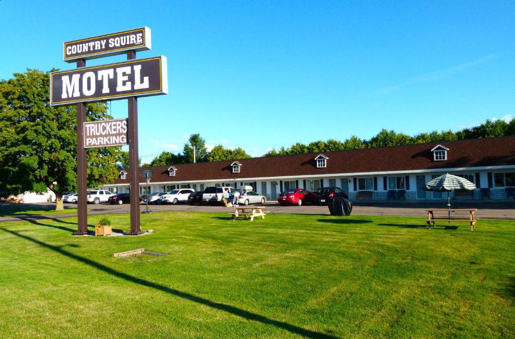 Arnprior Hotel | Country Squire Motel