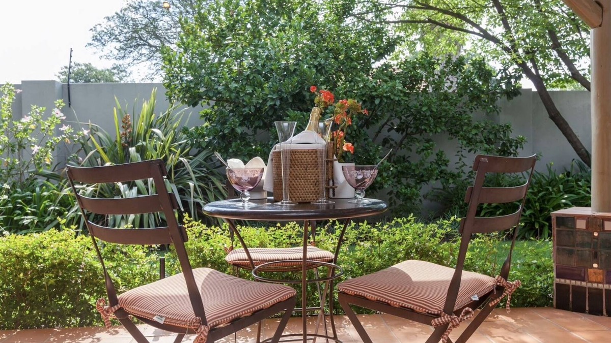 Greater Johannesburg Metropolitan Area Cottage | Country-style city living
