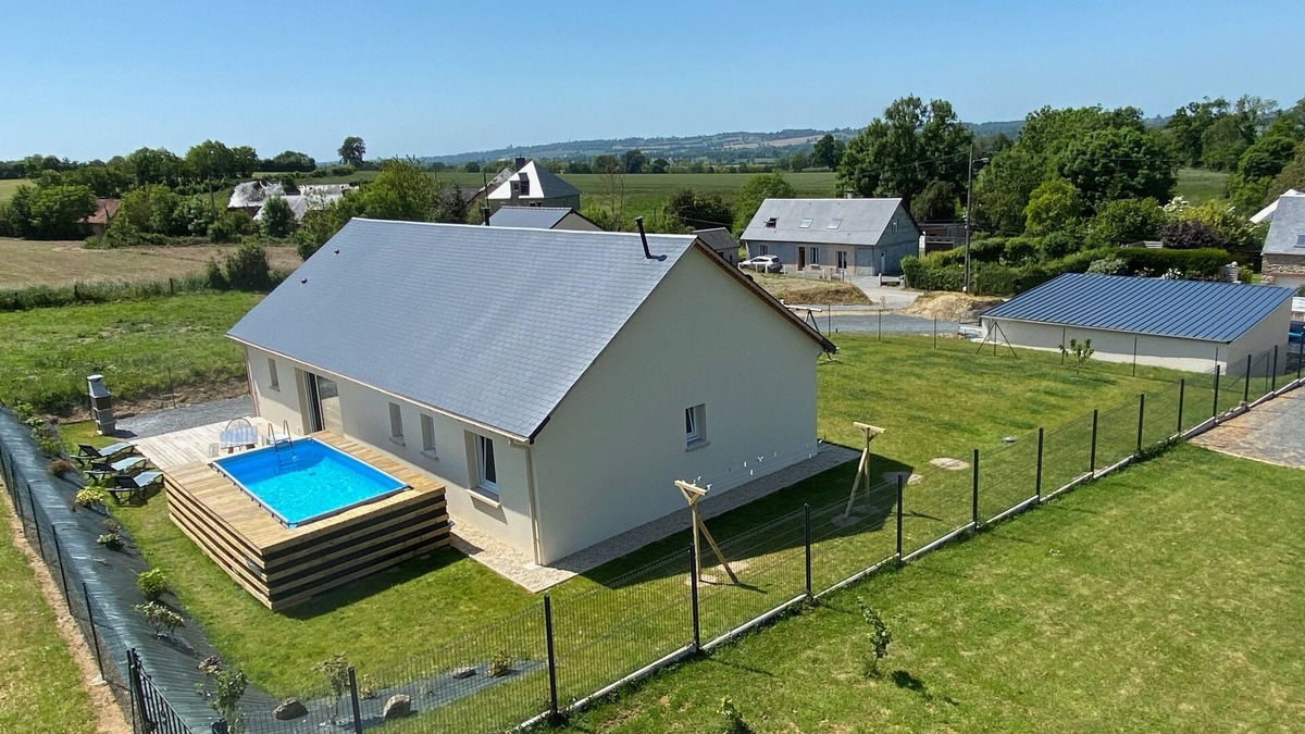 Amaye-sur-Seulles House | Country-style accommodation ideal for a relaxing stay