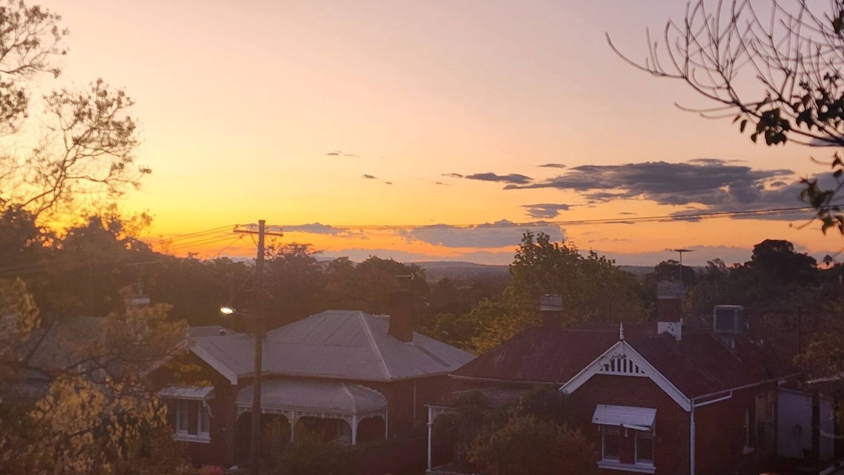 East Tamworth Apartment | Country Sunsets in East Tamworth