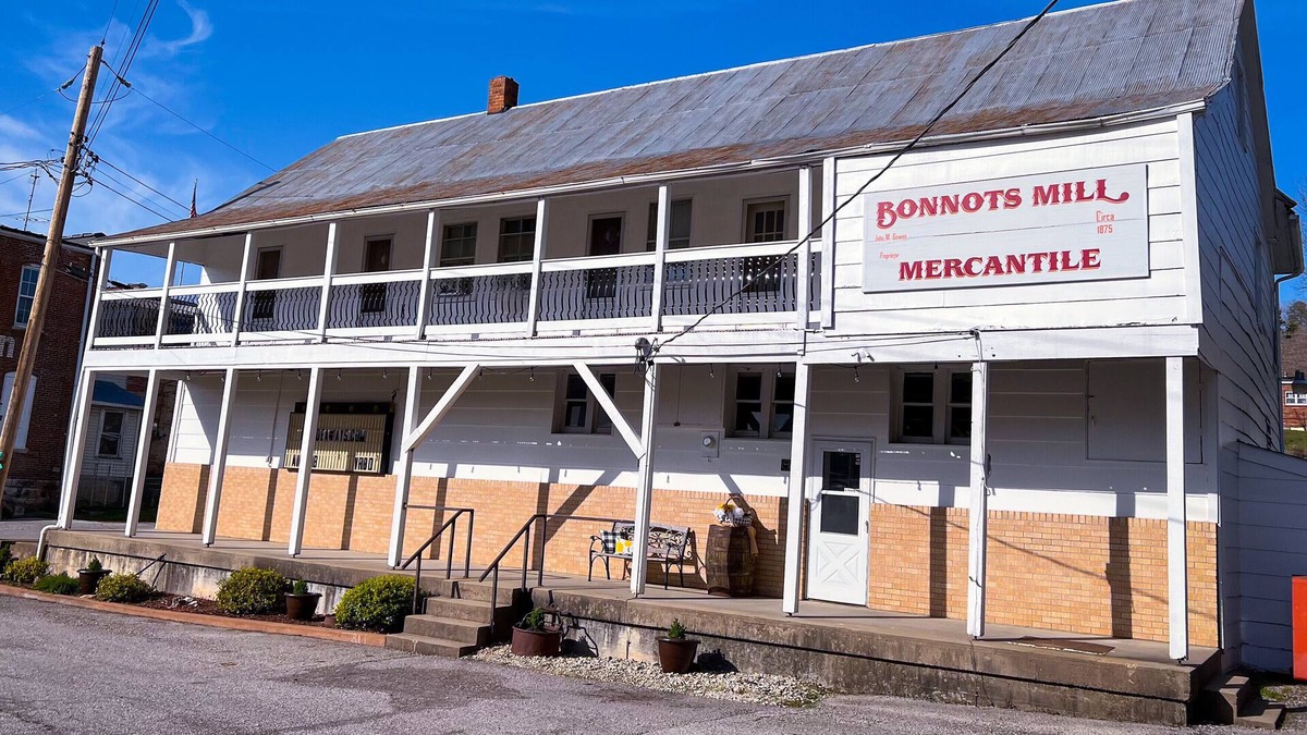 Bonnots Mill House | Country Townhouse near Osage River: Go boating, UTV gravel roading, fishing!