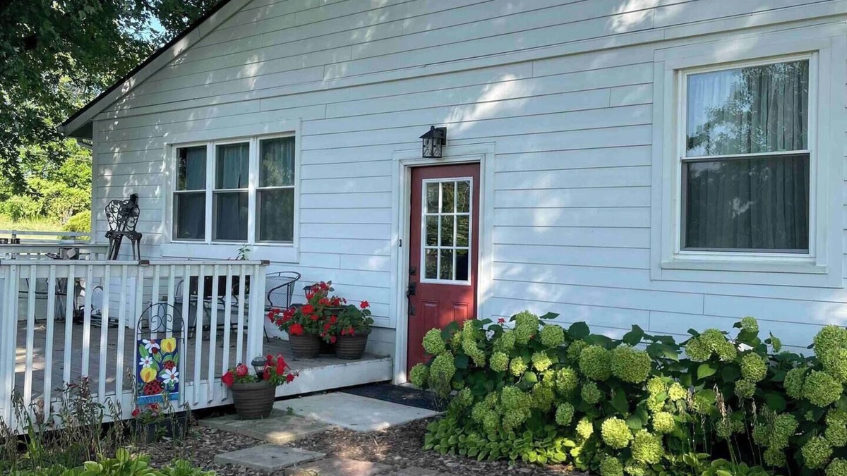 Leroy Apartment | Country vibe at Pomme Place - 3 bedroom apartment