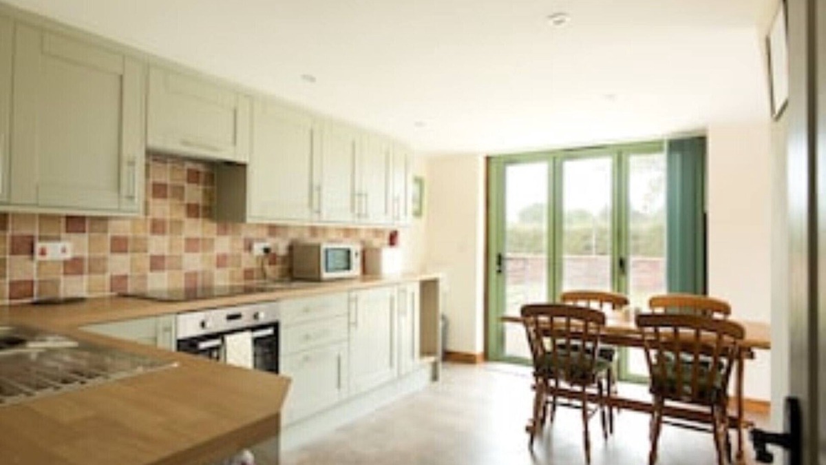 Chedgrave House | Country Views peaceful location in superb setting close to the Norfolk Broads