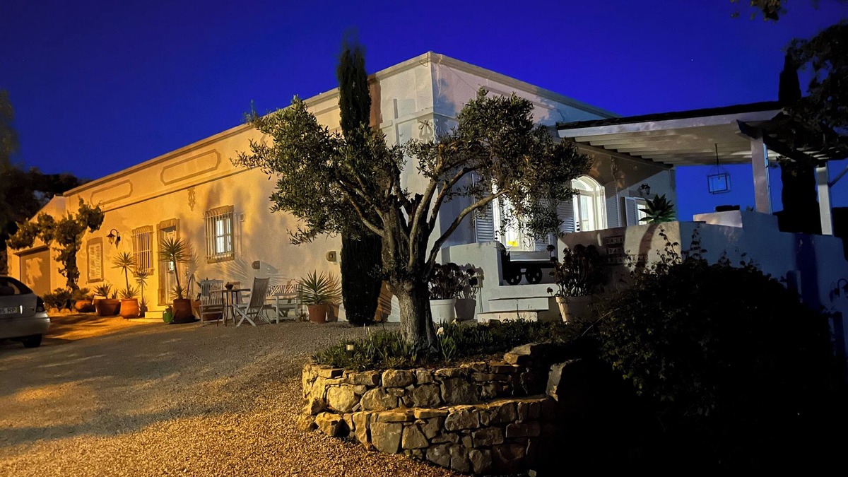 Lagos e Relvas Villa | country villa with swimming pool and beautiful sea views near Faro, free wifi AC
