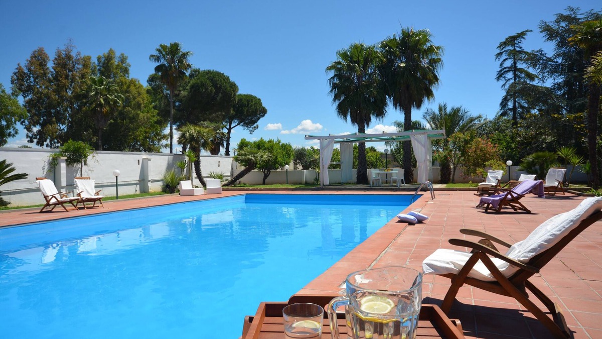 Il Monte Villa | Country villa with private pool,tennis court five minutes from the sea