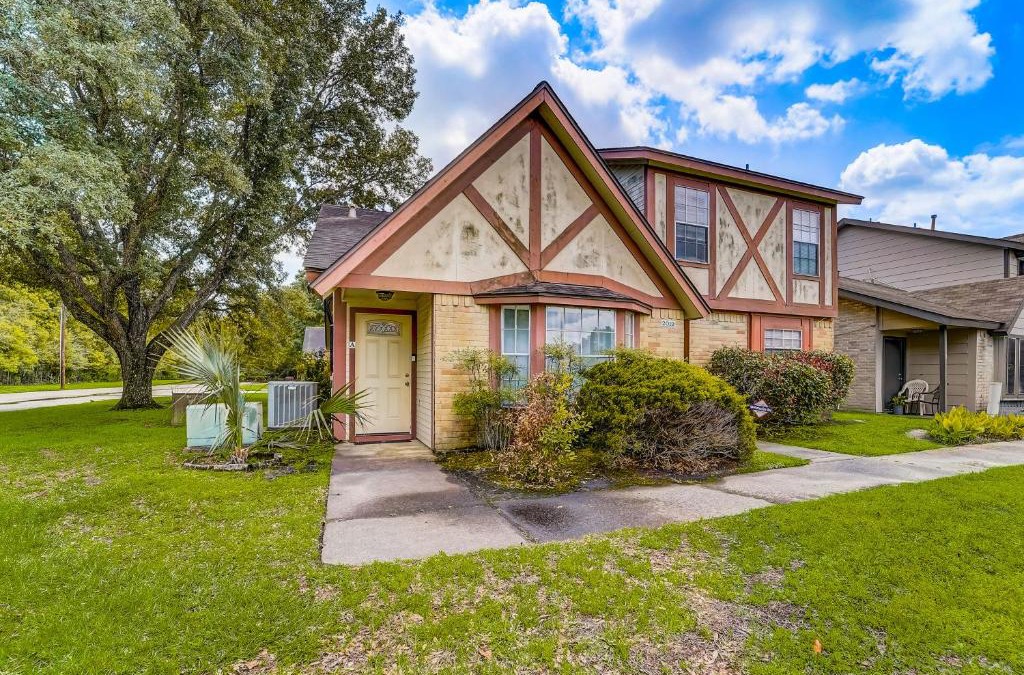 Humble Apartment | Country Village Condo