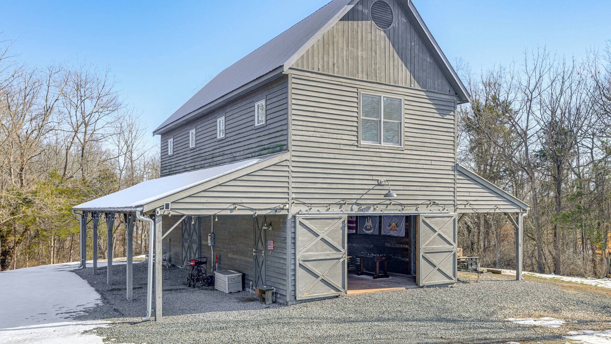 Louisa Cabin | Countryside Barndominium in Virginia w/Patio