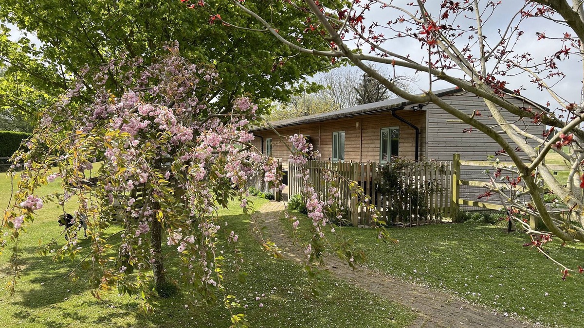 Faversham House | Countryside Cottage with Views Across Fields
