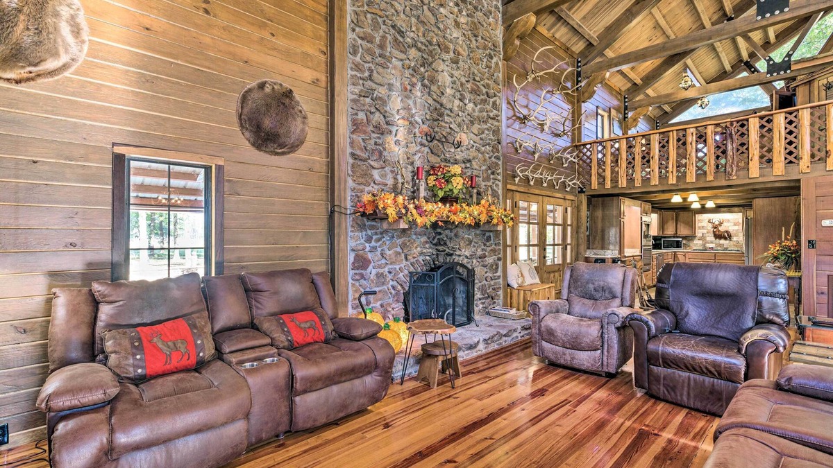 Wheeler Cabin | Countryside Cabin Retreat w/Outdoor Kitchen!