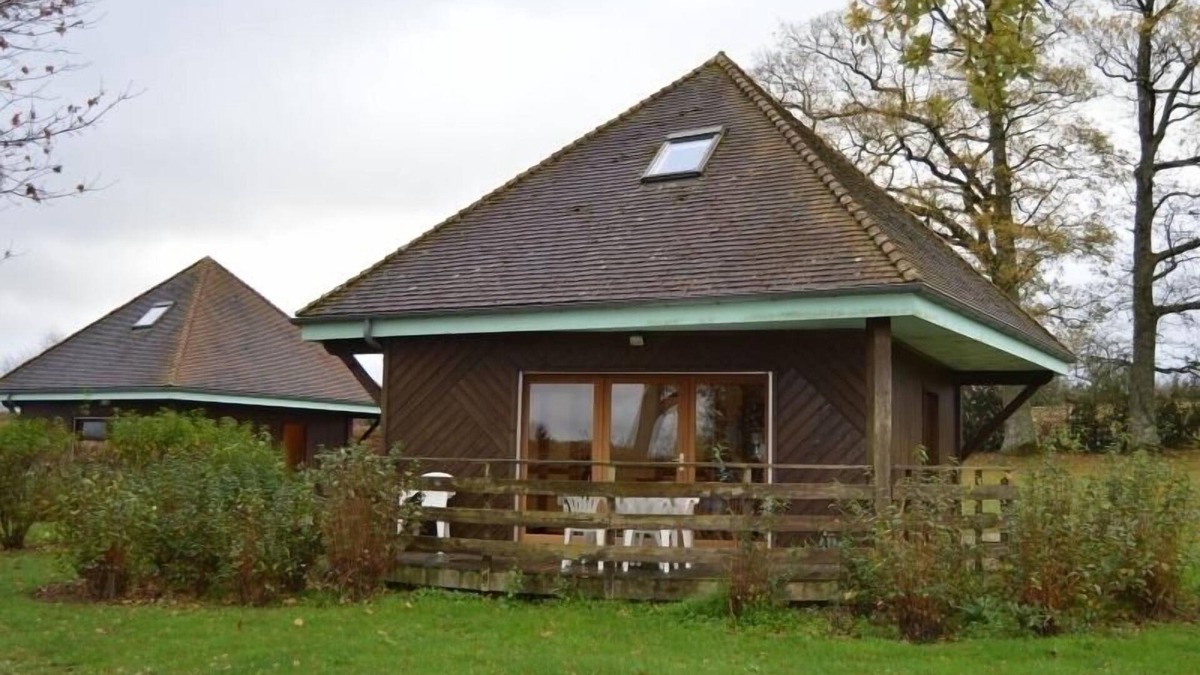 Orsennes Cottage | Countryside Chalet by the Water: 2BR, Terrace, Pets Welcome