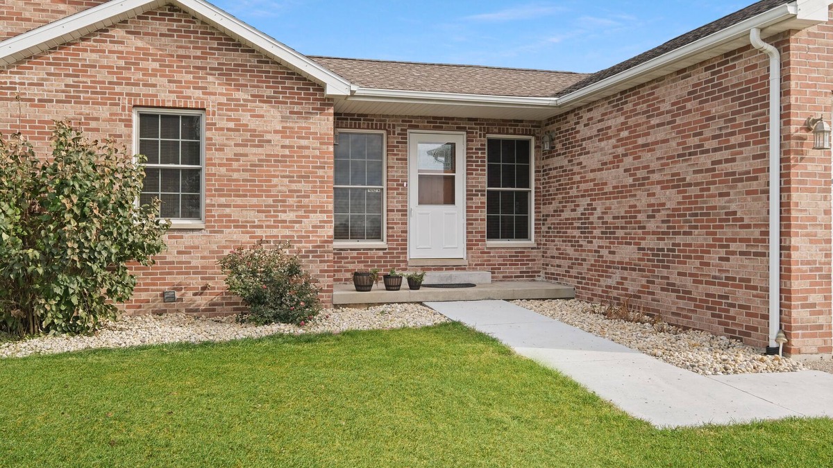 Marseilles House | Countryside Cottage 5 Bed 3 Bath