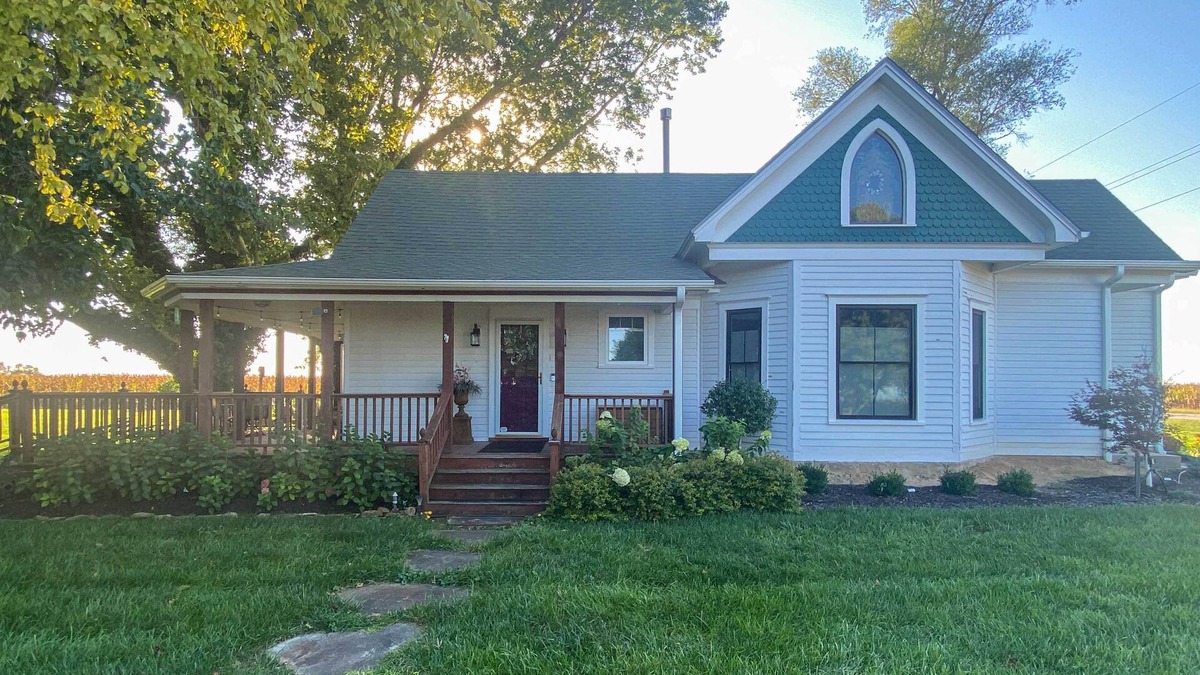 Pauline Cottage | Countryside Cottage w/Large Yard Near Topeka