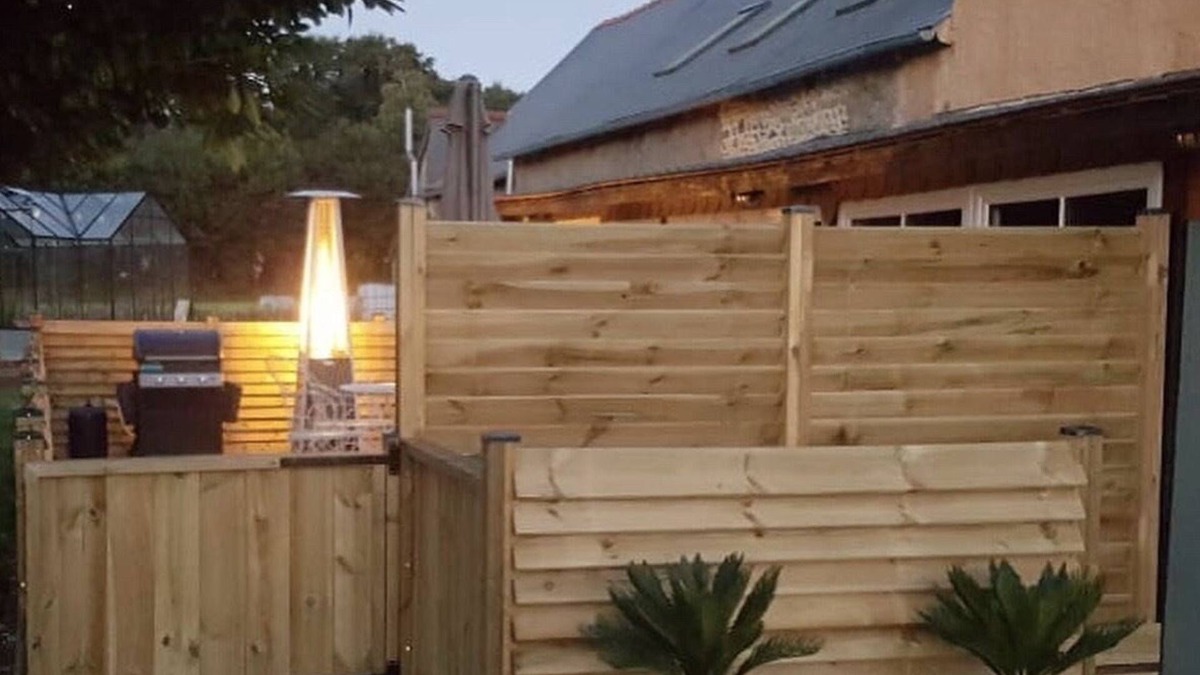 Meneac House | Countryside cottage with Nordic wood fired spa & above ground swimming pool