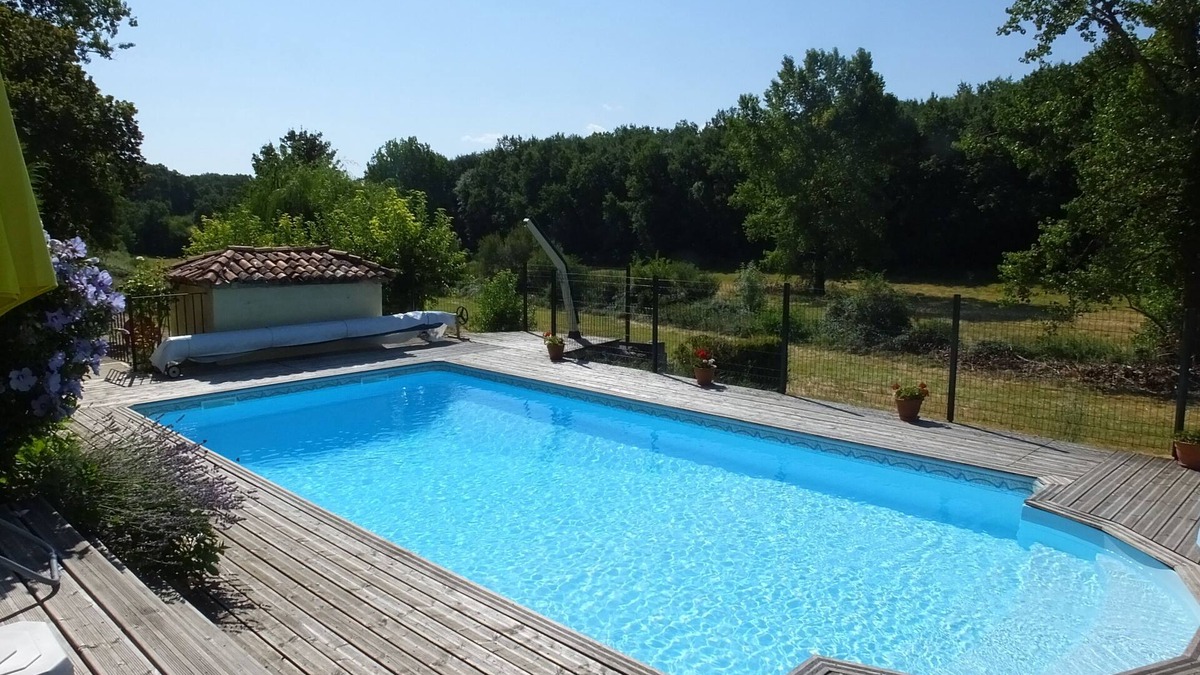 Chalais Cottage | Countryside gite with 5 bedrooms and pool, short drive from Chalais, 2 terraces