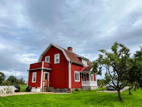 Varnamo Municipality House | Countryside house with fireplace