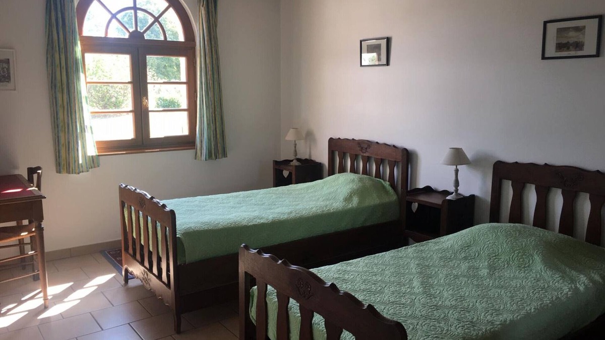 Villeherviers Cottage | Countryside Retreat: Family Gîte, Riverside, Loire Castles Nearby