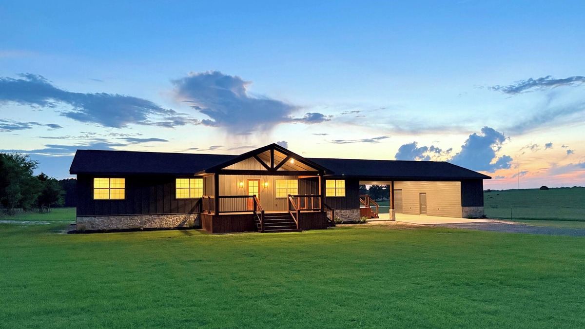 Larue House | Countryside Retreat - Come Relax, Unwind & Cast a Line