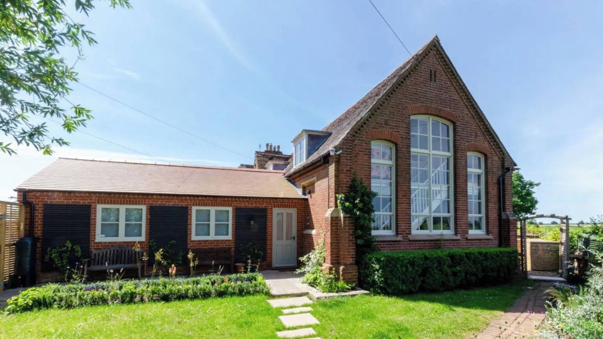 Aldborough House | Countryside Victorian schoolhouse, full of character and history, close to Holt.