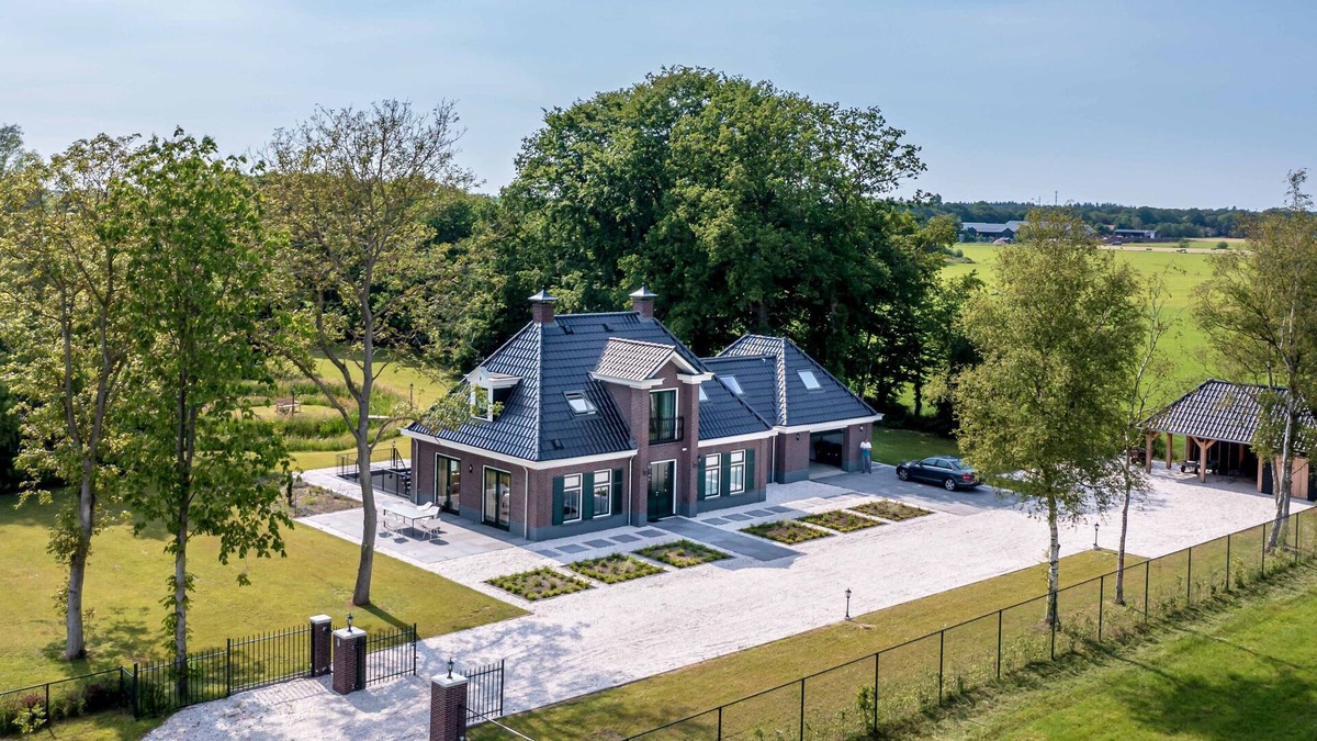 Bakkeveen Villa | Countryside villa with spa, gym, games room & large private garden