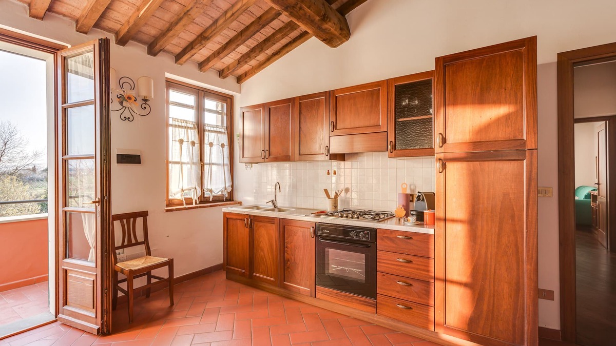 Fauglia House | County Hause - Sunflowers