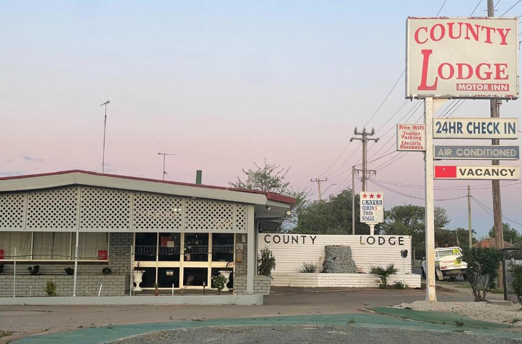 West Wyalong Hotel | County Lodge Motor Inn