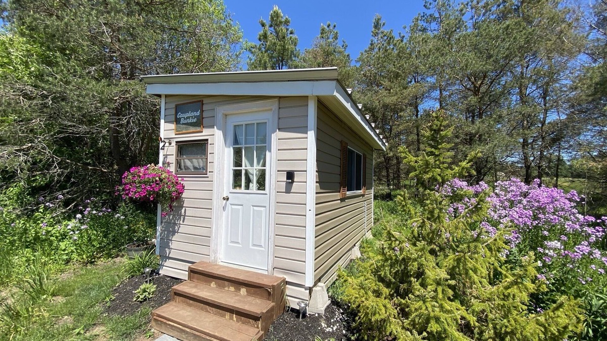 Hepworth House | Coupland Glamping Bunkie, Hepworth, 3 Wooded A