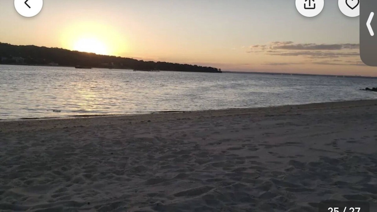 Bay Shore House | Couple or kid friendly room in home with fire pit super close to fire Island ⛴️