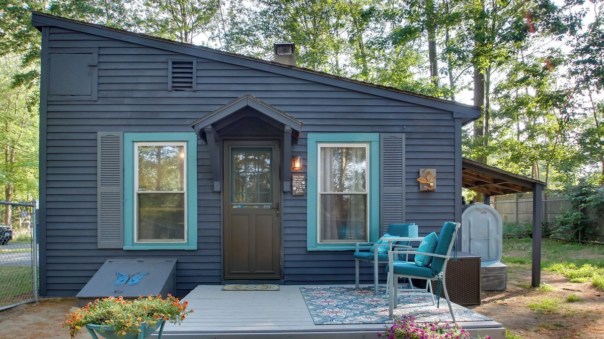 West Buxton House | Couple's Glamping Getaway on Bonny Eagle Pond