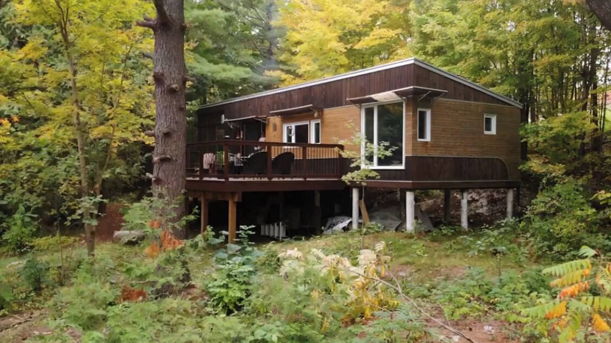 Arden Cottage | Couple's Lakehouse Hideaway with Hot Tub and Sauna