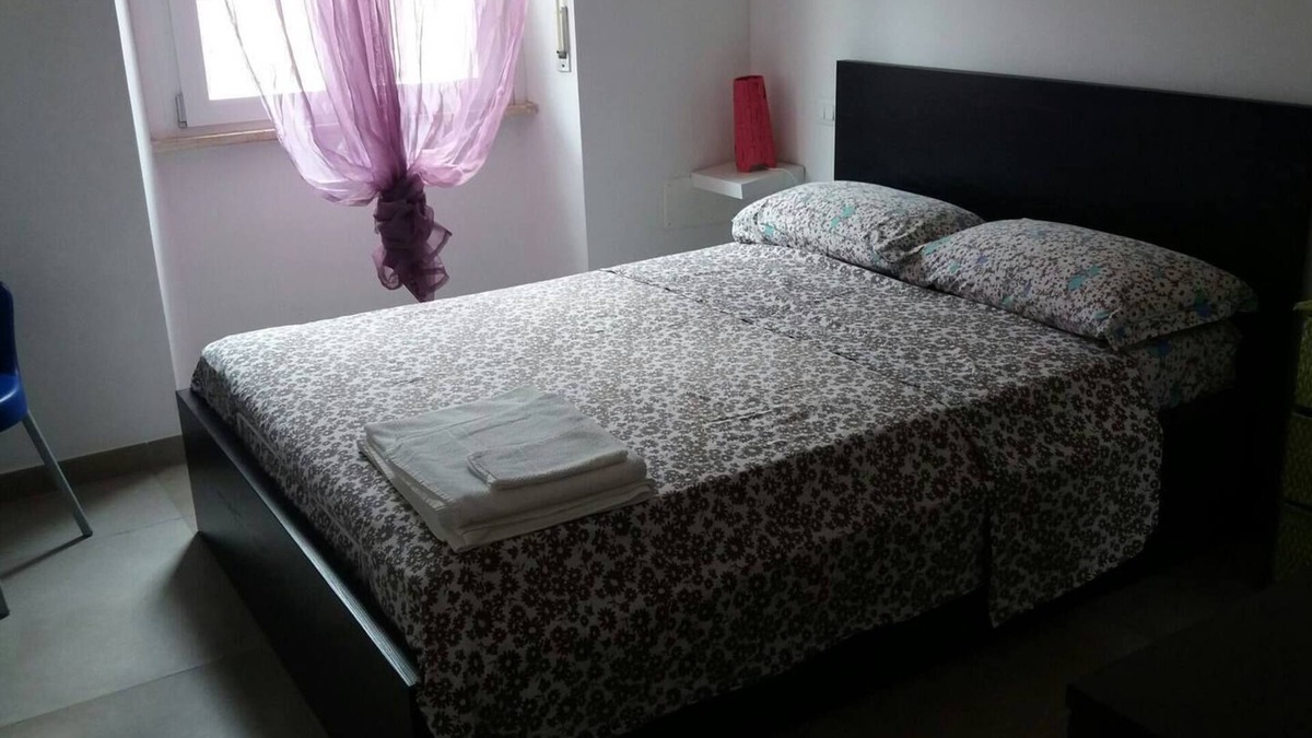 Pineta Apartment | Couple stay downtown