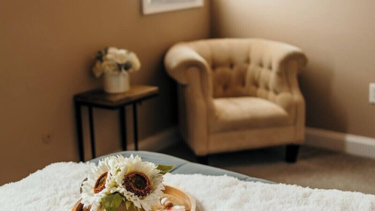 Merrillville House | Couples Getaway - Guesthouse/In-Law Suite with Jacuzzi/Sauna/Pool