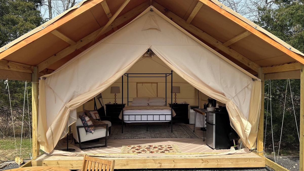Marshall RV Rental | Couples Glamping Tent Near the Buffalo River