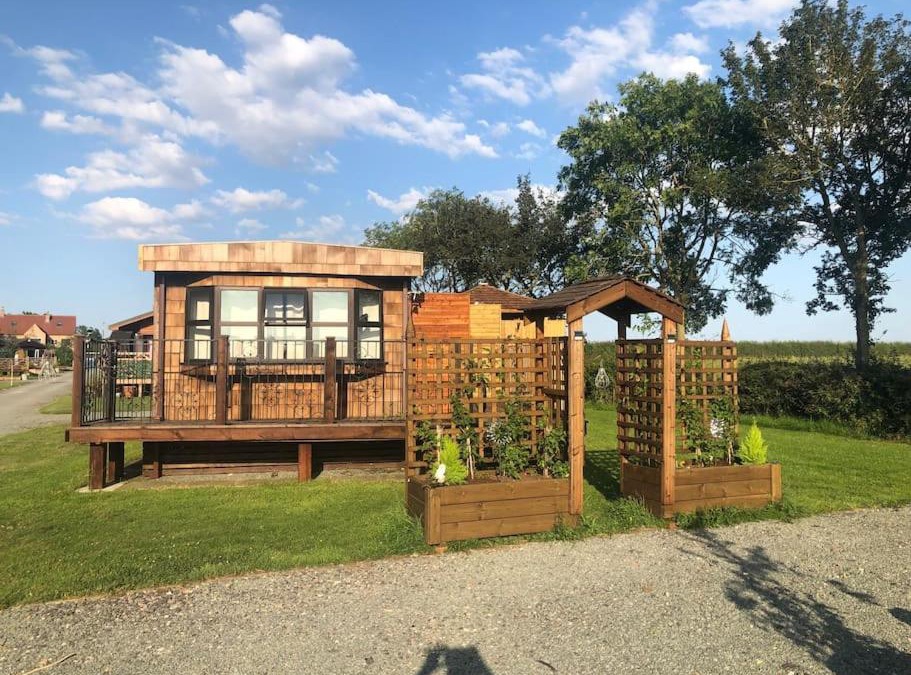 Sturton By Stow House | Couple’s Lodge With Hot Tub